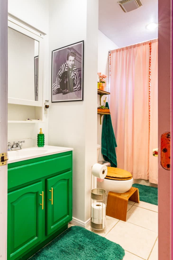 8 Easy Bathroom Refresh Ideas You Can Do In An Hour Or Less | Apartment ...